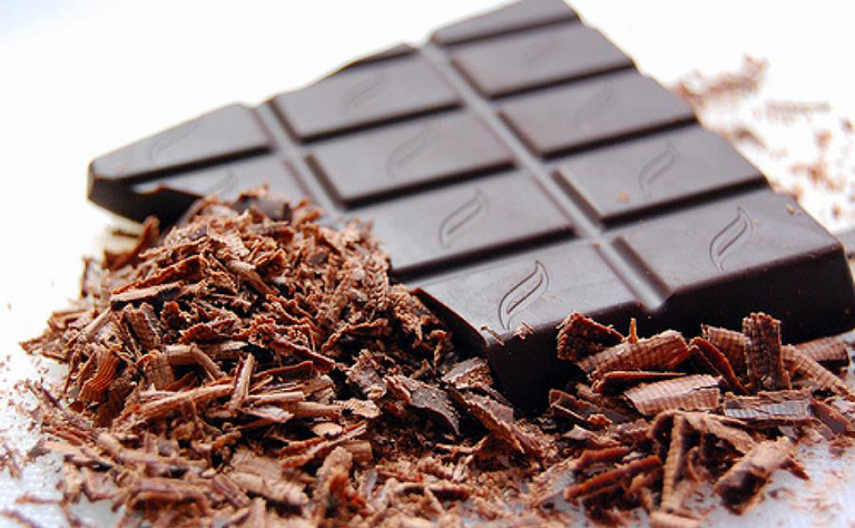  Chocolate chứa một lượng nhỏ caffeine